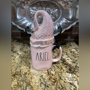Rae Dunn Disney ARIEL pink iridescent 19.5 oz mug and mermaid tail topper - NEW!